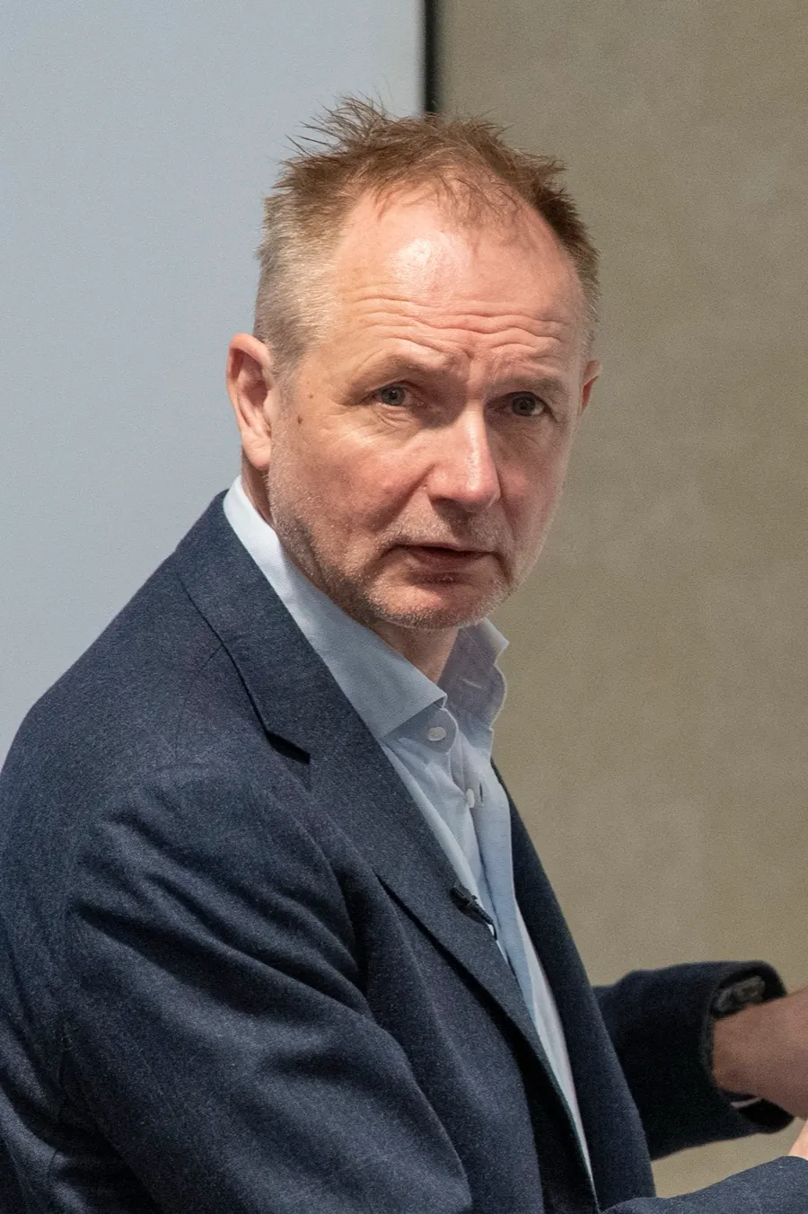 Bård Fossli Jensen ved flippoveren under fagdagene i Førde